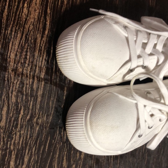 Steve Madden canvas top raised sole sneakers - Picture 4 of 6